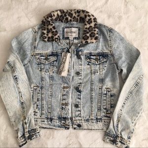 Jean jacket cheetah collar